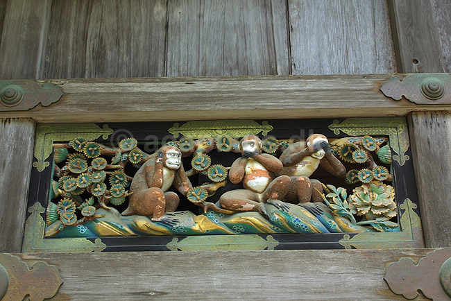 Tosho-gu. Ikke h�re, ikke tale og ikke se noget ondt figur p� Shinkyusha bygningen i det shintoistiske Tosho-gu tempel i Nikko; ; Tosho-gu / Nikko; Japan; Asien; ; templer shintoisme