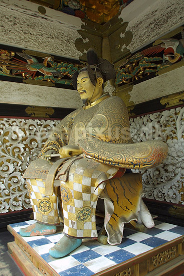 Tosho-gu. Vogter i Yomei-mon porten i det shintoistiske Tosho-gu tempel i Nikko; ; Tosho-gu / Nikko; Japan; Asien; ; templer shintoisme