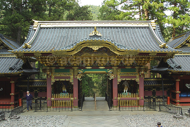 Rinnoji Taiyuin shrine. Indgangsporten til det shintoistiske Rinnoji Taiyuin tempel i Nikko; ; Rinnoji Taiyuin shrine / Nikko; Japan; Asien; ; templer shintoisme