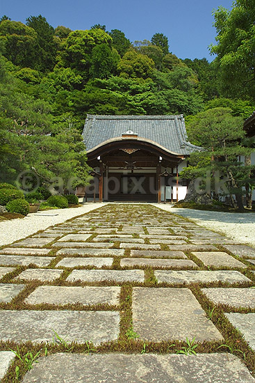 Nanzen-ji. Tempelbygning ved Nanzen-ji templet; ; Nanzen-ji / Osaka; Japan; Asien; ; templer fliser