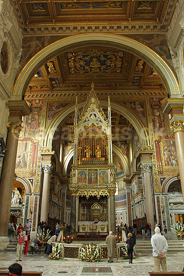 San Giovanni in Laterano. Roms domkirke, San Giovanni in Laterano. Paved�mmets s�de indtil 1400 tallet; ; Rom; Italien; Europa; ; turistsev�rdigheder, kirker