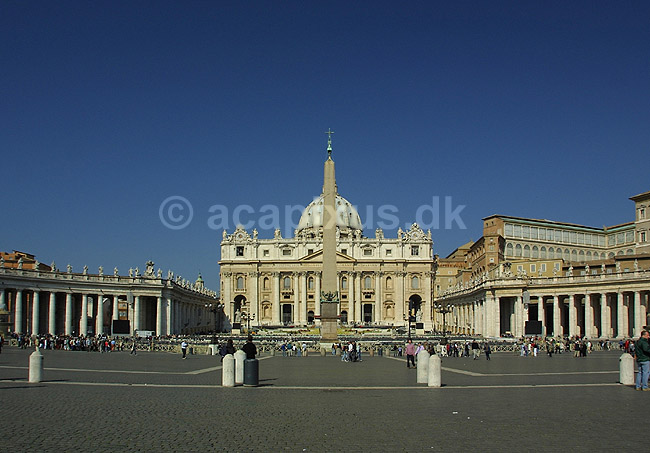 Peterskirken. Basillica di San Pietro eller Peterskirken og Peterspladsen i Rom; ; Rom; Italien; Europa; ; turistsev�rdigheder, kirker, paven, paved�mmet, Vatikanet, Vatikan Staten