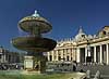 Peterskirken. Basillica di San Pietro eller Peterskirken og Maderno font�nen p� Peterspladsen i Rom  Rom Italien Europa  turistsev�rdigheder, kirker, paven, paved�mmet, Vatikanet, Vatikan Staten