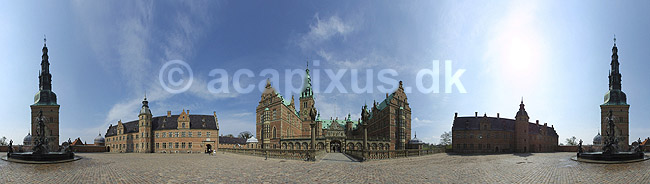 Frederiksborg. 360 graders panorama fra den ydre g�rdsplads p� Frederiksborg Slot.; ; Hiller�d; Danmark; ; sev�rdigheder; slotte, arkitektur, borge, panoramaer